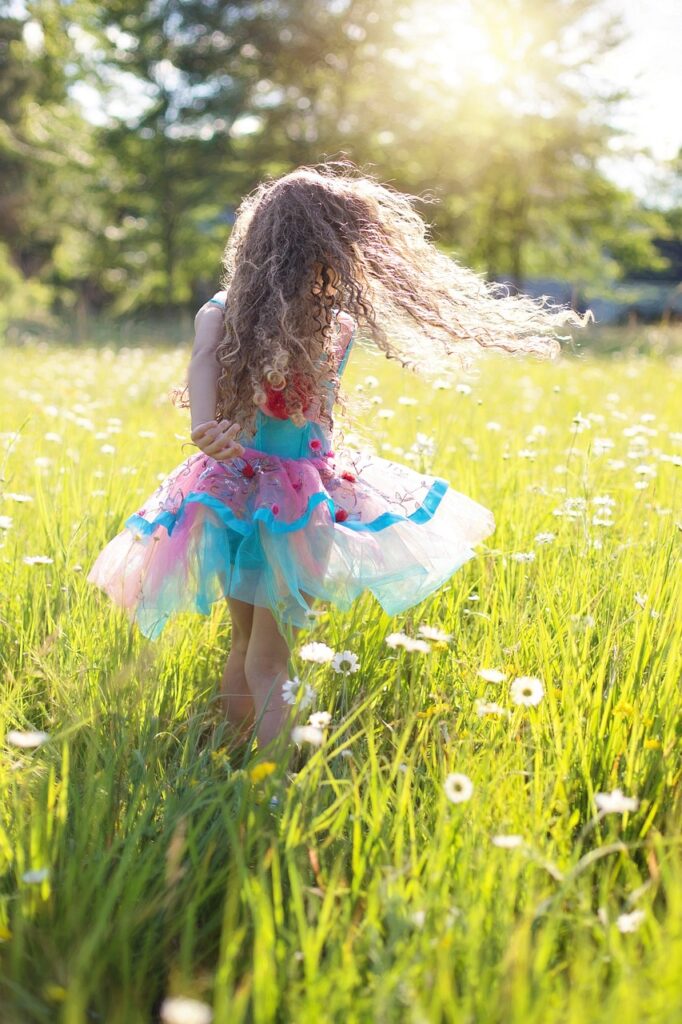 dance, little girl, twirling-2432911.jpg